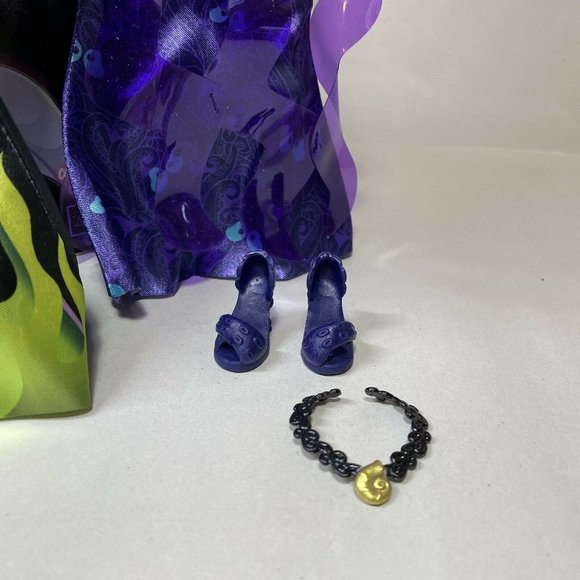 Disney Villains Black and Brights Collection Doll Set - Picture 5 of 7